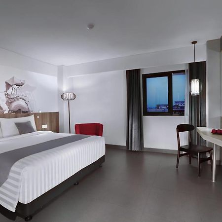 Hotel Neo Malioboro By Aston Джокьякарта Экстерьер фото