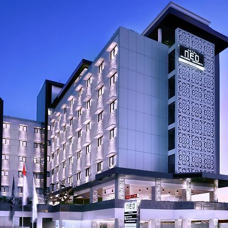 Hotel Neo Malioboro By Aston Джокьякарта Экстерьер фото