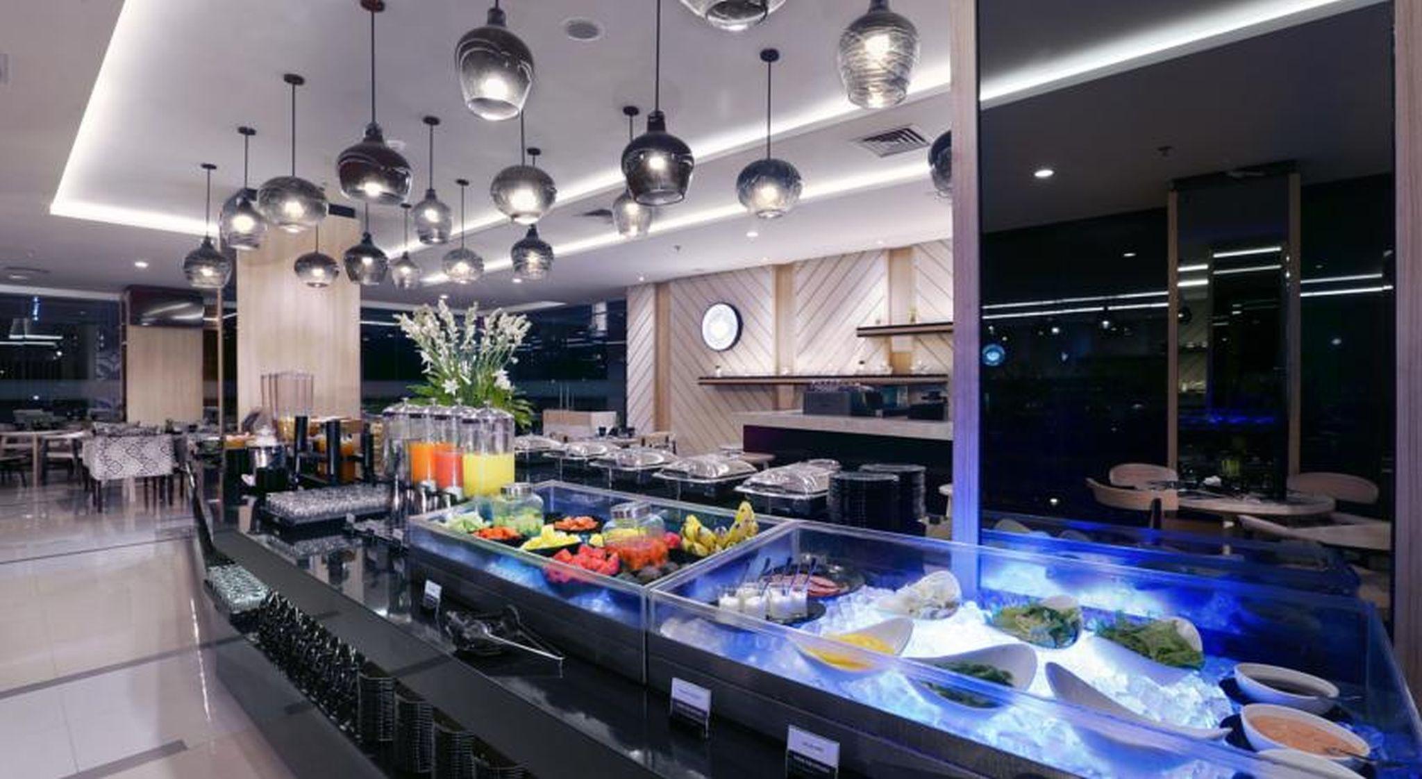 Hotel Neo Malioboro By Aston Джокьякарта Экстерьер фото