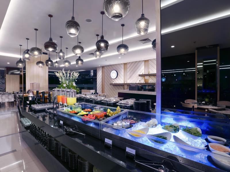 Hotel Neo Malioboro By Aston Джокьякарта Экстерьер фото